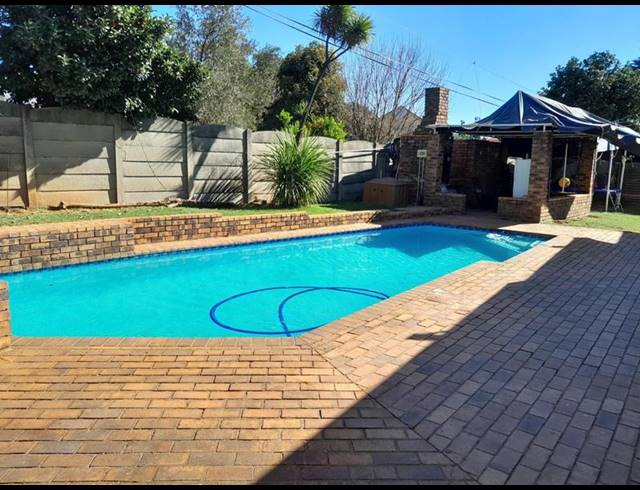 3 BEDROOM HOUSE FOR SALE IN BRACKENDOWNS